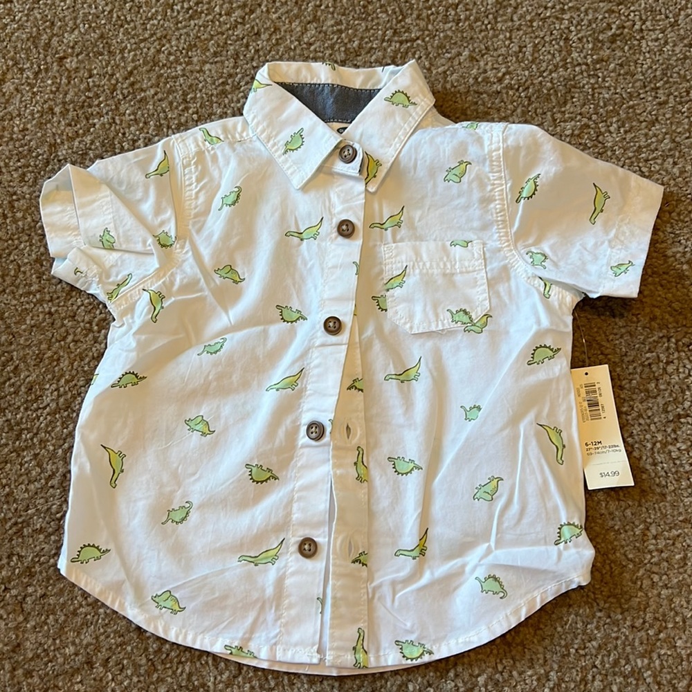 Old Navy BNWT dinosaur button down shirt.  6-12 months.
